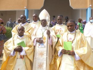 5 nouveaux prêtres pour le diocèse de Sokodé