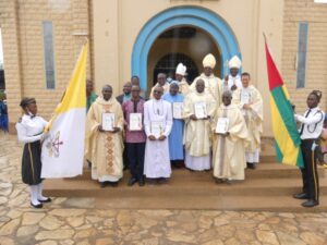 Togo : Remise de la synthèse nationale des travaux du synode sur la synodalité aux évêques