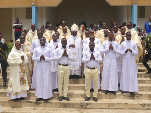 Collation des ministères à 10 grands séminaristes du diocèse de Sokodé